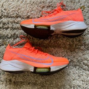 Nike Women's Air Zoom Tempo Next% Flyknit Shoes